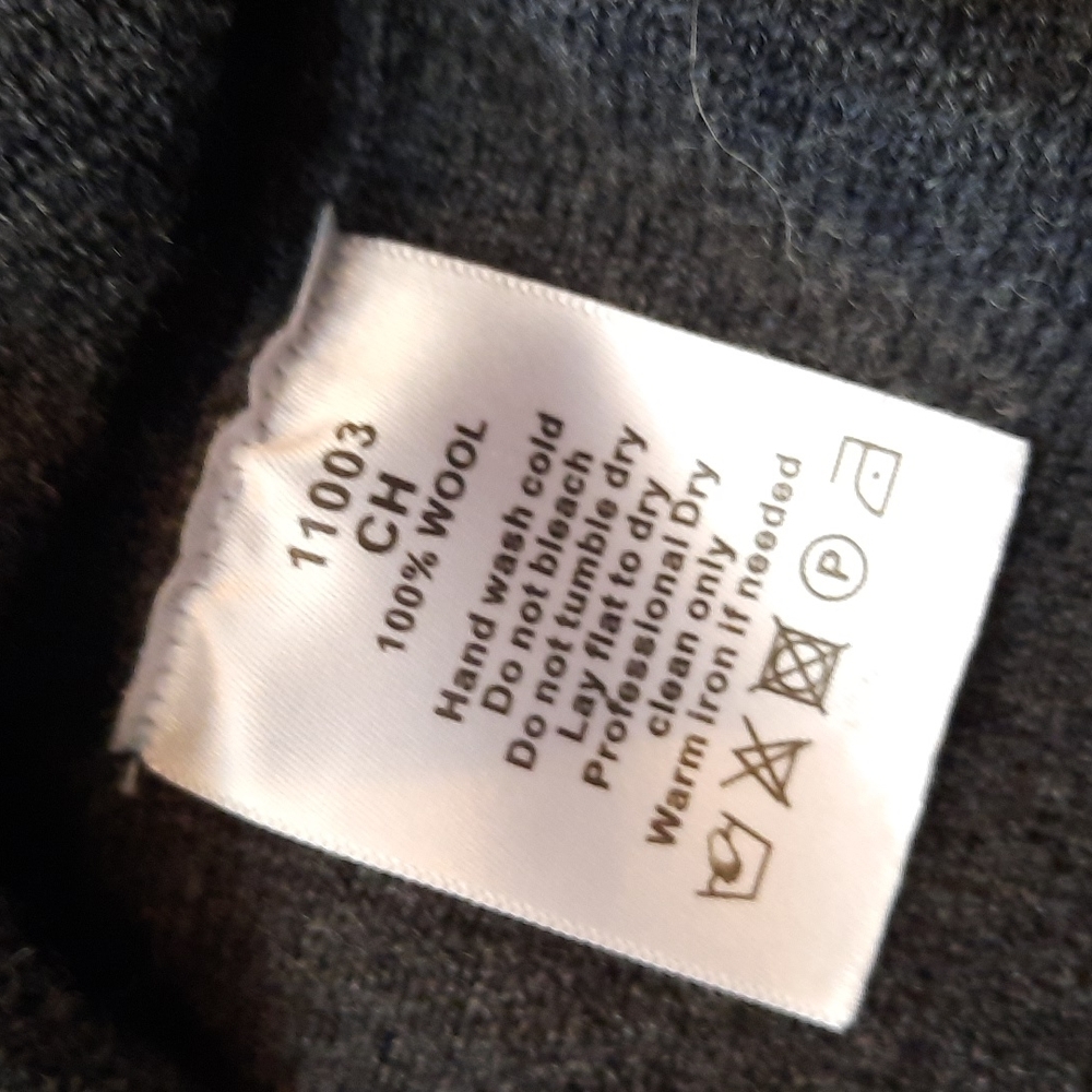 Filson 100% Wool Crewneck Sweater - Picture 5 of 5